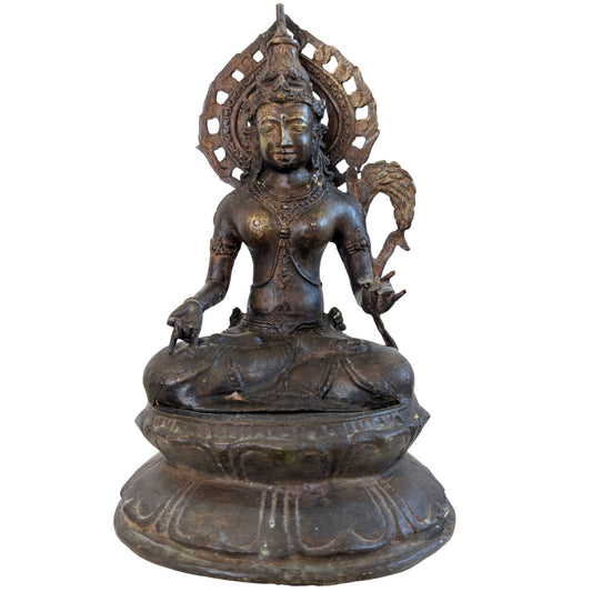 Antieke bronzen Avalokiteshvara in klassieke Javaanse stijl met oude patina