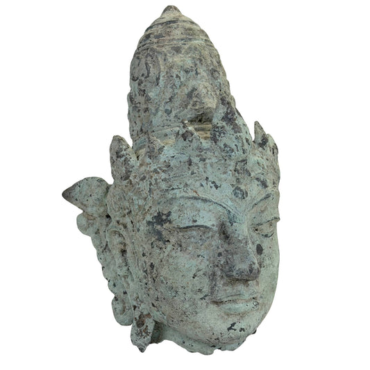 Antiek Javaans Vishnu hoofdfragment met zware groene oxidatie en oude patina