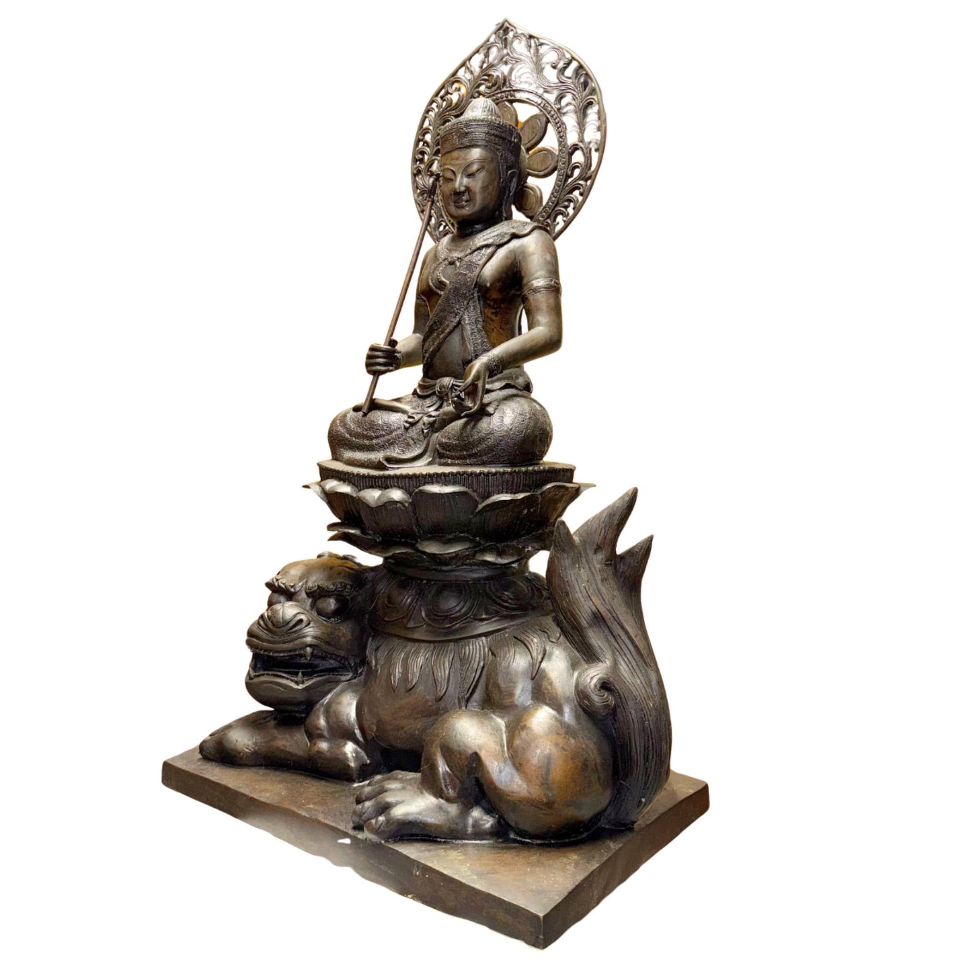 Monumentaal Chinees boeddhistisch beeld van zwaar brons voor entree, kantoor of meditatieve ruimte