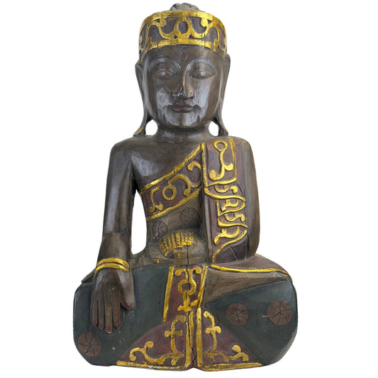 Frontaanzicht van de monumentale vintage Balinese handgesneden houten Jina Boeddha in Bhumisparsha mudra met gekroonde Mukuta hoofdtooi.