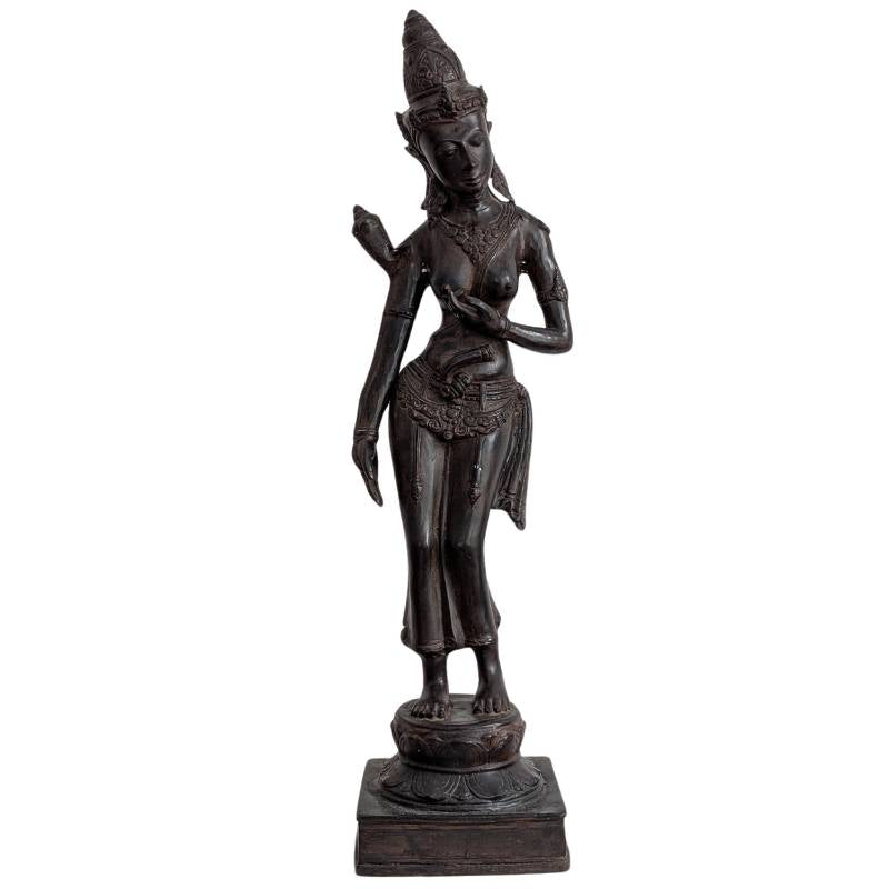 Staand bronzen Tara beeld in Khmer Revival-stijl, Zuidoost-Azië, 20e eeuw